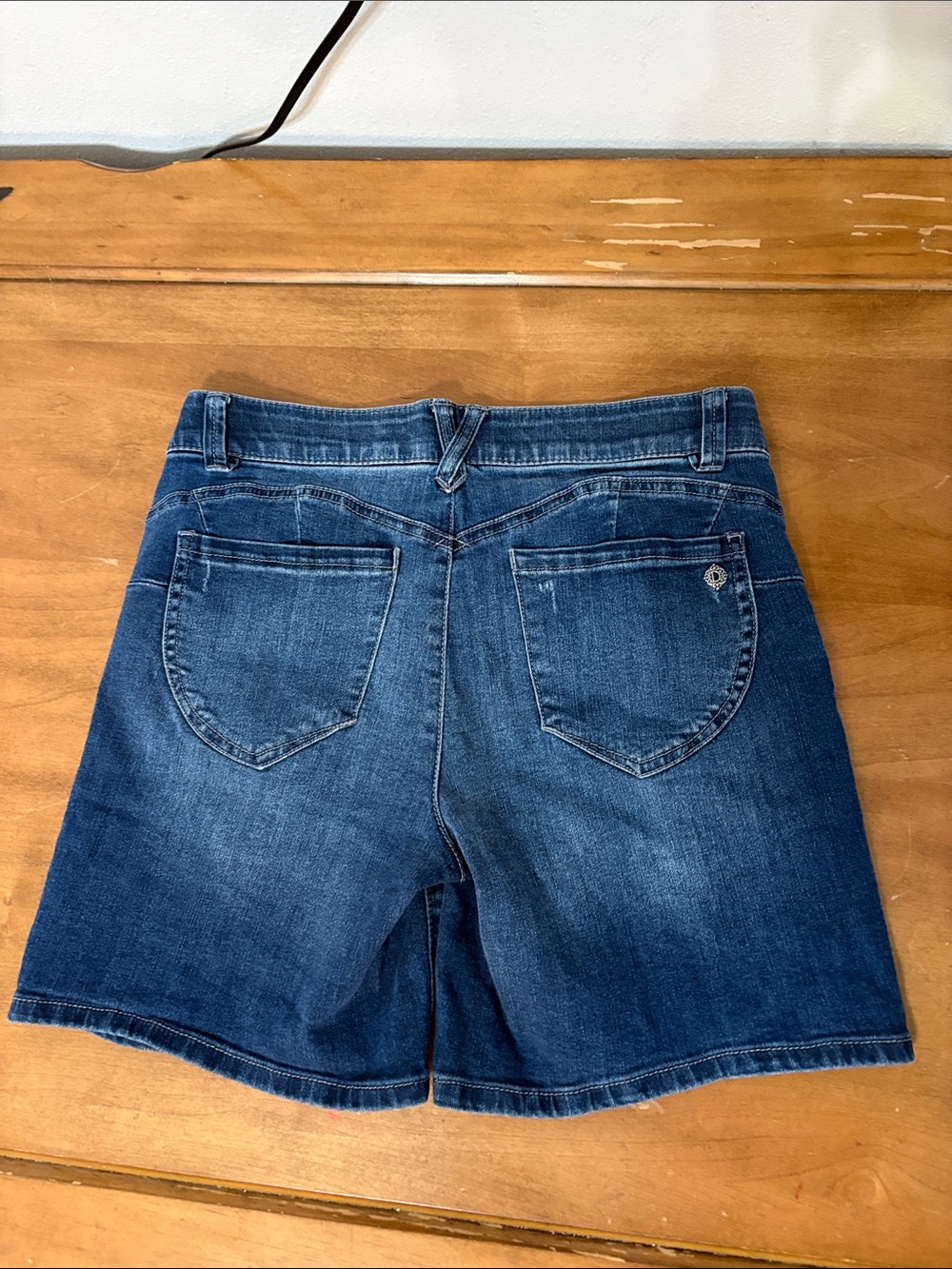 Democracy AbTechnology Denim Bermuda Shorts Size 6 - Picture 9 of 11